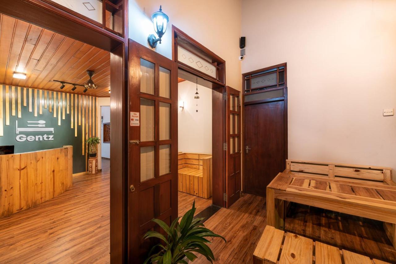 Отель Gentz Residency & Restaurant Коломбо Экстерьер фото