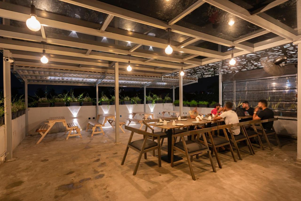 Отель Gentz Residency & Restaurant Коломбо Экстерьер фото